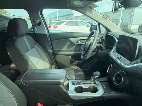 Used 2023 Chevrolet Blazer LT w/ Convenience Package FWD image 6