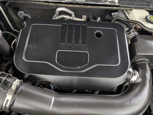 Used 2022 GMC Acadia SLE w/ Driver Convenience Package FWD image 12
