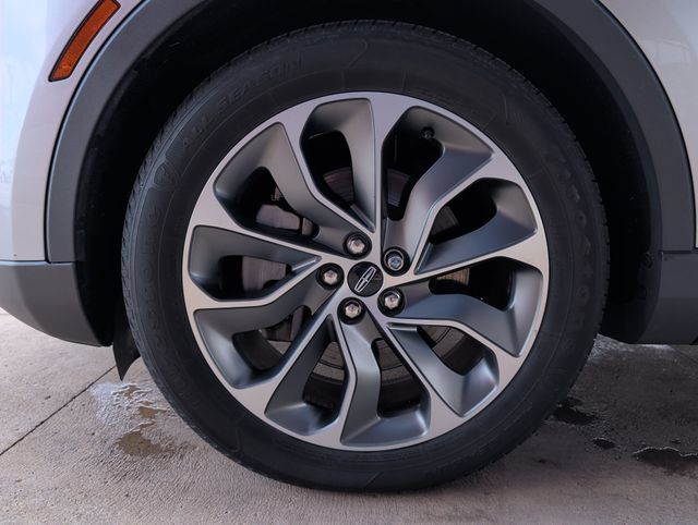 Used 2023 Lincoln Nautilus Reserve AWD/4WD image 26