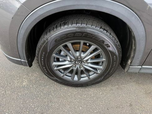 Used 2017 MAZDA CX-5 Touring w/ Preferred Equipment Package image 4