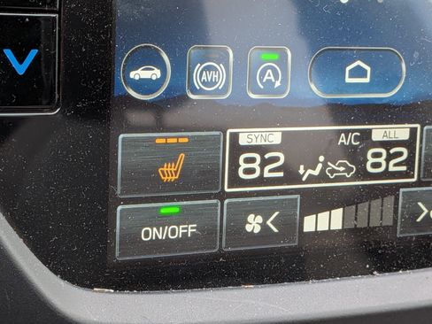 Certified 2025 Subaru Forester Premium w/ Protection Package image 22