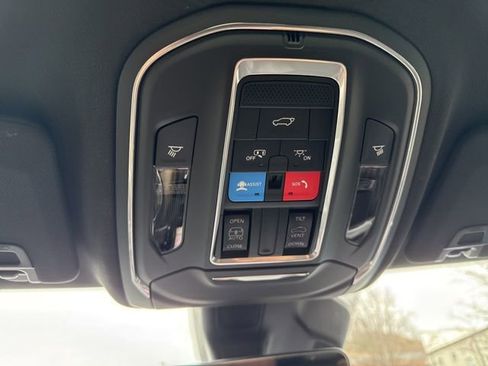 Used 2026 Jeep Grand Cherokee Altitude image 45