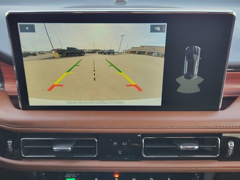 Used 2023 Lincoln Nautilus Reserve image 19