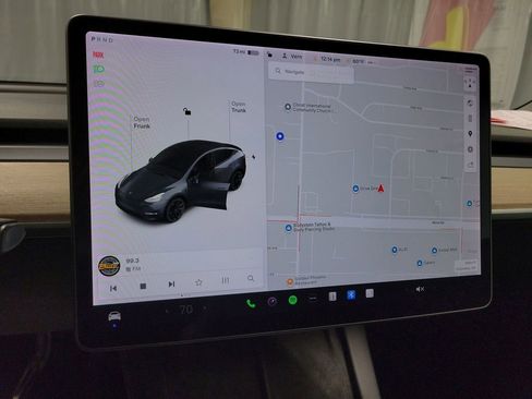 Used 2021 Tesla Model Y Long Range image 14