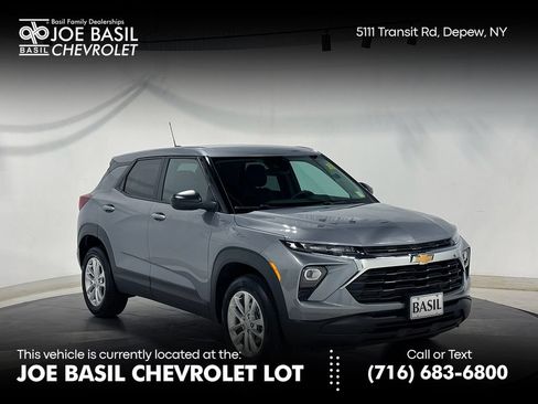 Used 2024 Chevrolet TrailBlazer LS w/ LS Convenience Package AWD/4WD image 1