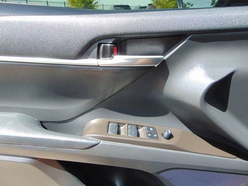 Used 2023 Toyota Camry SE FWD image 20