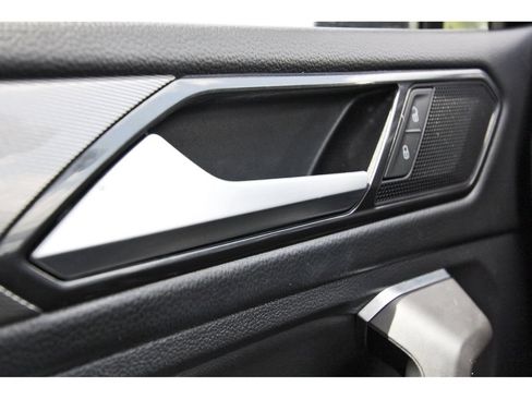 Used 2022 Volkswagen Tiguan SE AWD/4WD image 22