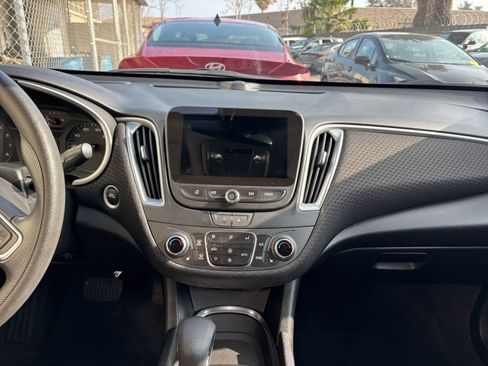 Used 2024 Chevrolet Malibu LT image 17