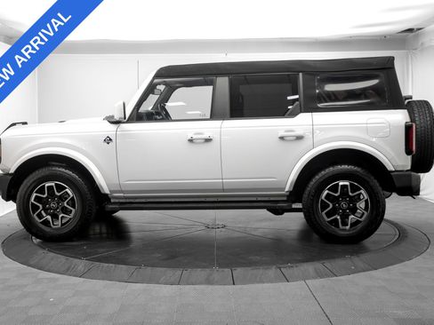 Used 2024 Ford Bronco Outer Banks AWD/4WD image 4