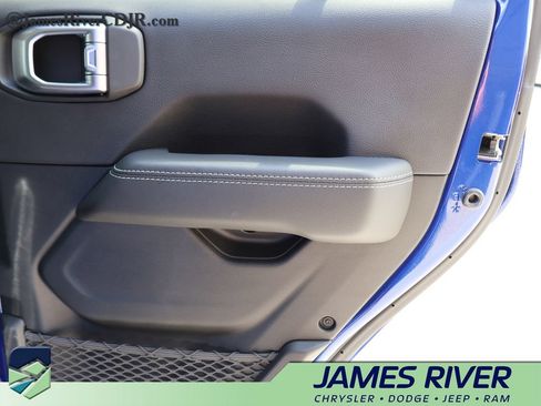 Used 2020 Jeep Wrangler Unlimited Sahara AWD/4WD image 10