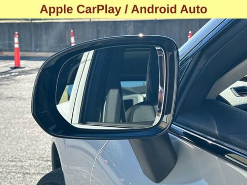 Used 2025 Volvo XC60 B5 Plus image 8