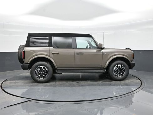 New 2025 Ford Bronco Outer Banks image 17