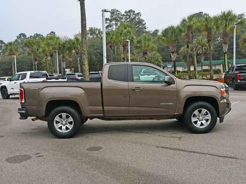 Used 2017 GMC Canyon SLE image 3