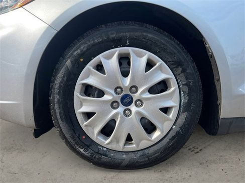 Used 2020 Ford Fusion S image 15