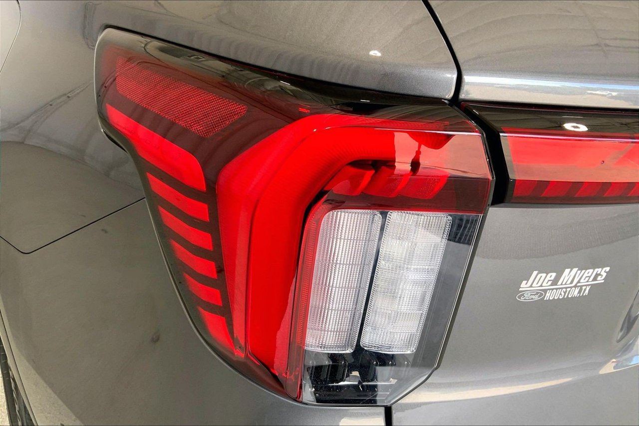 Certified 2025 Ford Explorer Active w/ Active Comfort Package RWD image 29