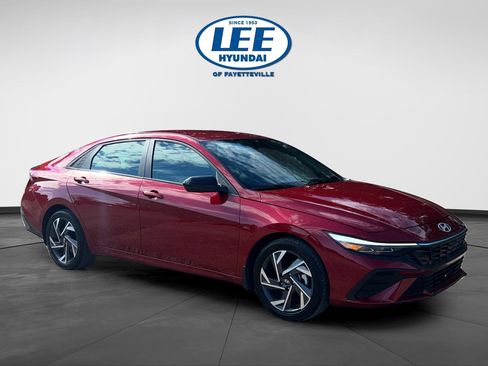 Certified 2025 Hyundai Elantra Sport image 1