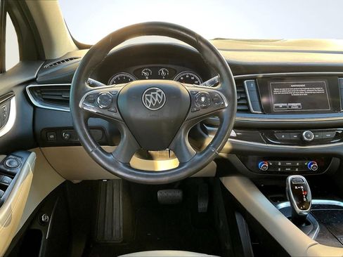 Used 2019 Buick Enclave Essence image 5