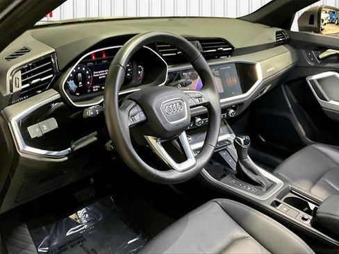Certified 2024 Audi Q3 2.0T Premium w/ Convenience Package image 18
