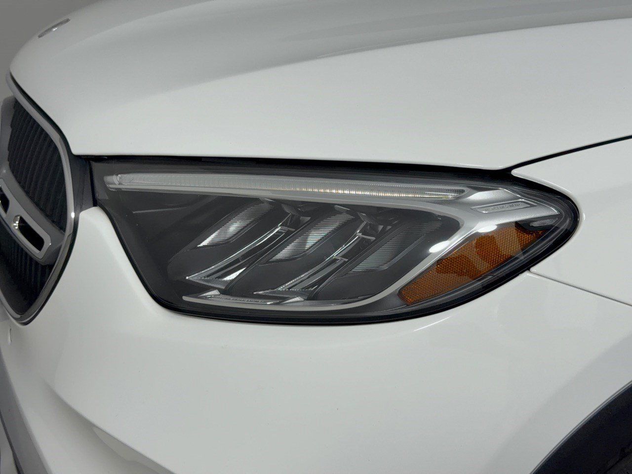 Used 2025 Mercedes-Benz GLC 300 image 12