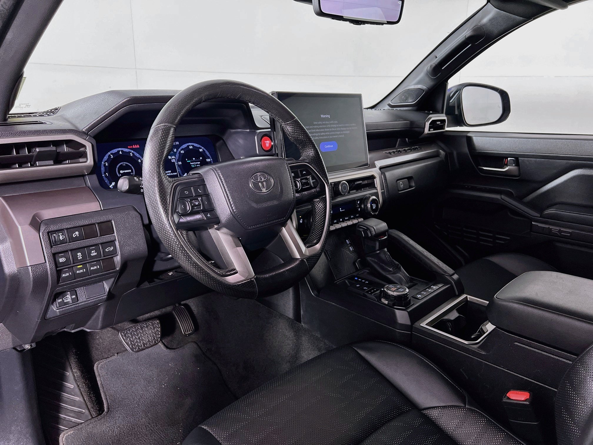Used 2024 Toyota Tacoma TRD Off-Road w/ TRD Off Road Premium Package AWD/4WD image 9