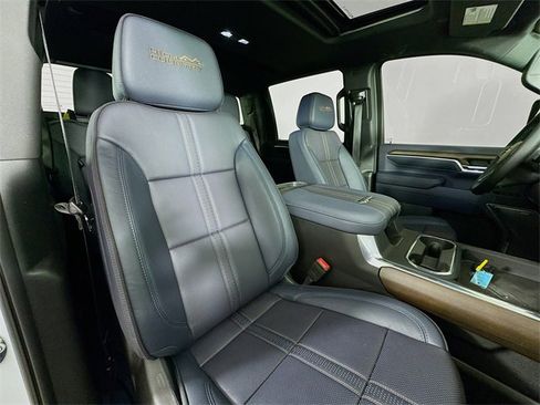 Used 2025 Chevrolet Silverado 3500 High Country w/ High Country Premium Package image 30