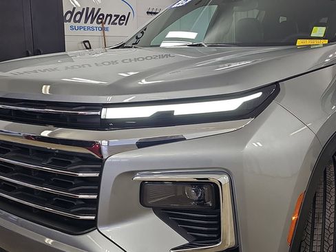 Certified 2025 Chevrolet Traverse LT w/ Driver Confidence Package image 37