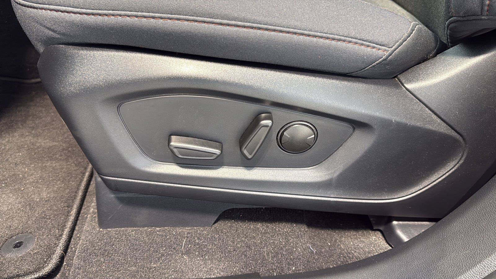 Certified 2025 Ford Explorer Active RWD image 21