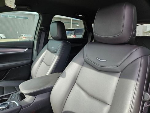 Used 2022 Cadillac XT5 Luxury FWD image 16