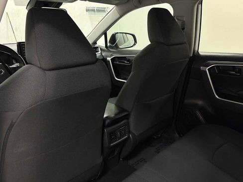 Used 2019 Toyota RAV4 LE w/ Carpet Mat Package AWD/4WD image 24