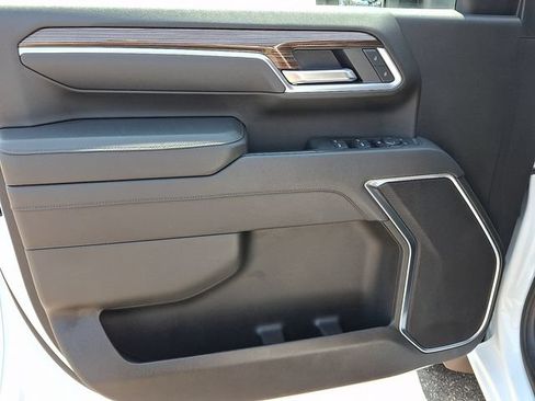 Used 2025 Chevrolet Silverado 2500 LT w/ Convenience Package AWD/4WD image 9
