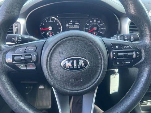 Used 2018 Kia Sorento LX image 54