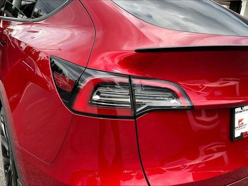 Used 2024 Tesla Model Y Long Range AWD/4WD image 21