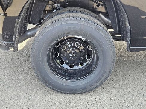 New 2026 RAM 3500 Laramie AWD/4WD image 9