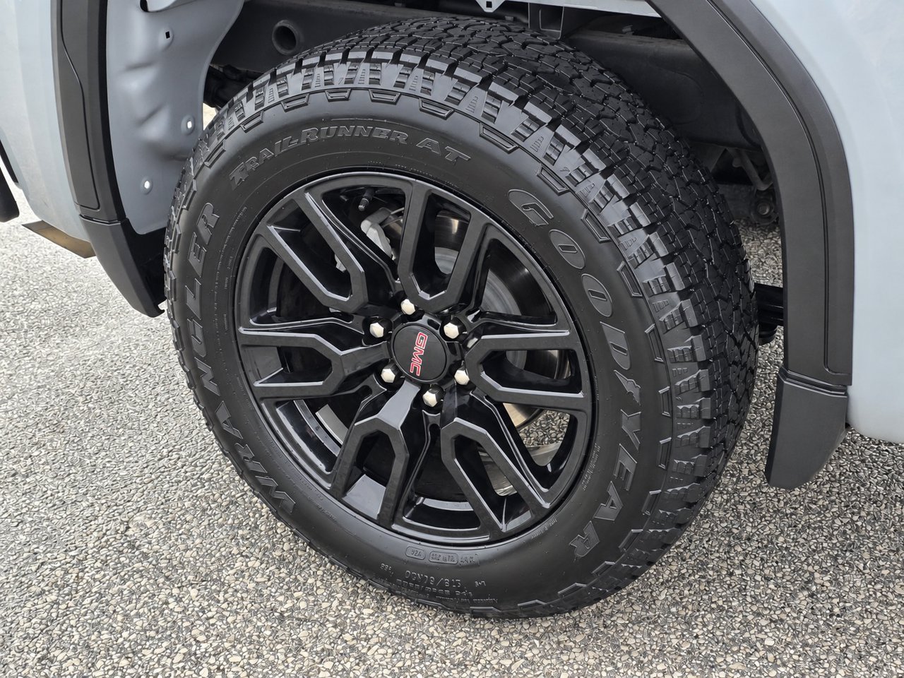 Used 2024 GMC Sierra 1500 Pro w/ Graphite Edition AWD/4WD image 11