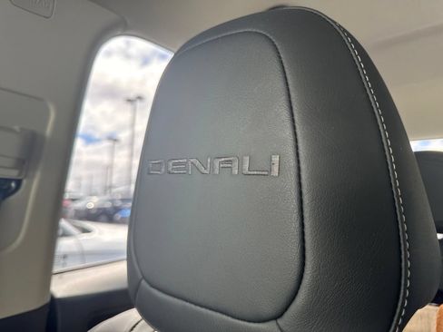 Used 2017 GMC Canyon Denali AWD/4WD image 9