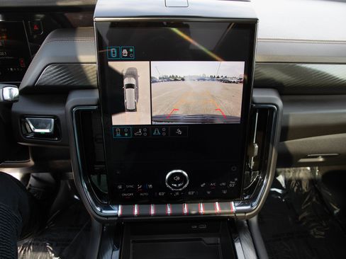 Used 2025 GMC Yukon XL AT4 w/ AT4 Premium Package AWD/4WD image 26