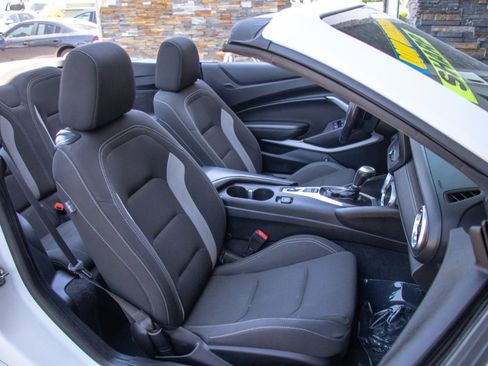 Used 2020 Chevrolet Camaro LT image 17