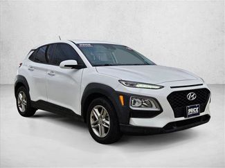 Used 2021 Hyundai Kona SE video 3