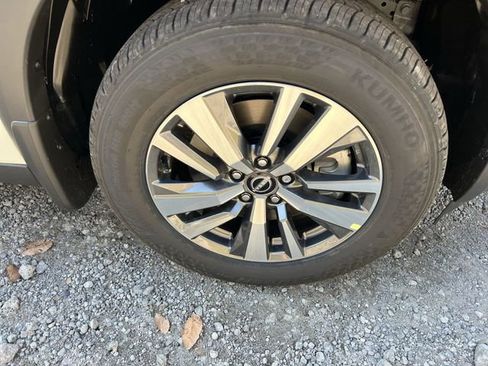 Certified 2024 Nissan Pathfinder SL w/ Cargo Package image 10