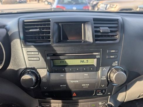 Used 2010 Toyota Highlander SE image 13
