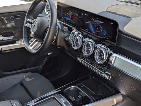 Certified 2025 Mercedes-Benz GLB 35 AMG 4MATIC image 43