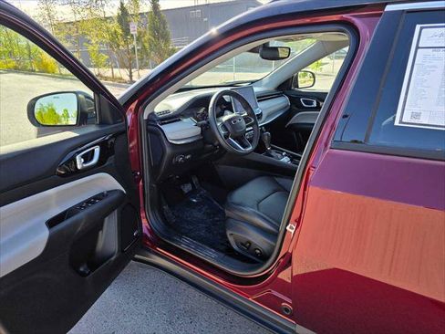 Used 2022 Jeep Compass Limited w/ Sun and Sound Group AWD/4WD image 19