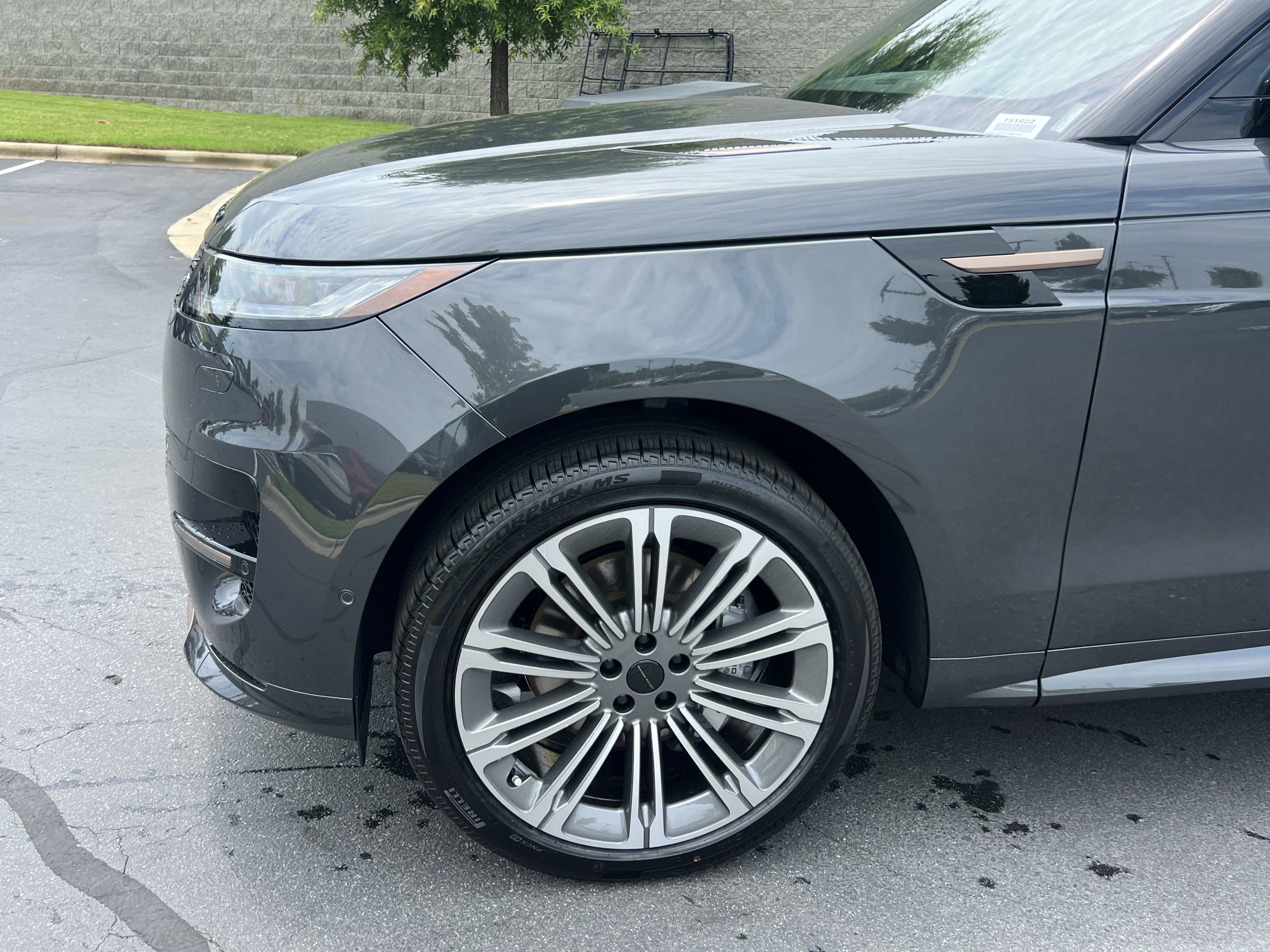 New 2026 Land Rover Range Rover Sport Dynamic SE AWD/4WD image 13