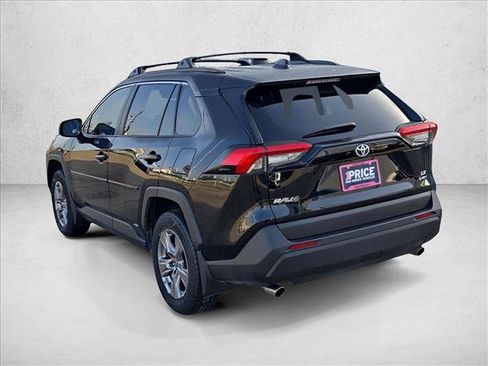 Used 2025 Toyota RAV4 LE AWD/4WD image 8