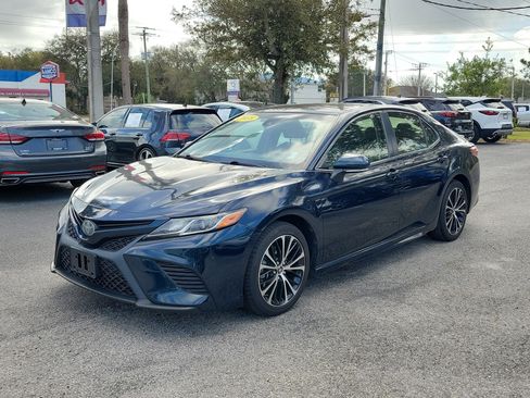 Used 2018 Toyota Camry SE w/ Convenience Package image 3