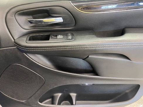 Used 2015 Chrysler Town & Country S image 12