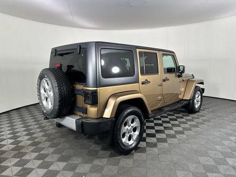 Used 2015 Jeep Wrangler Unlimited Sahara w/ Connectivity Group AWD/4WD image 6