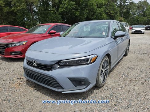 Used 2024 Honda Civic Touring image 2