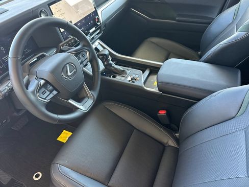 New 2026 Lexus GX 550 w/ Accessory Package (CT) AWD/4WD image 10