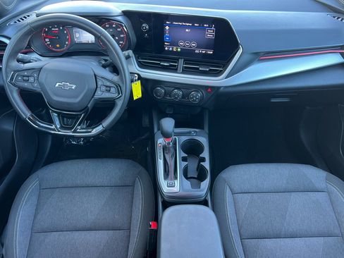 Used 2024 Chevrolet Trax RS w/ Sunroof Package FWD image 14